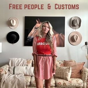 Come shop with me tonight live ! One of a kind and customs outfits 💕